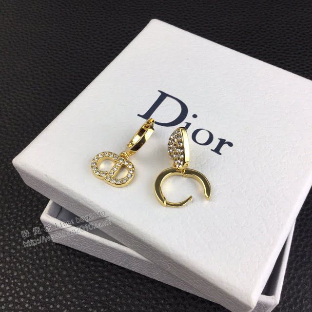 Dior飾品 迪奧經典熱銷款不對稱愛心CD耳釘耳環  zgd1234